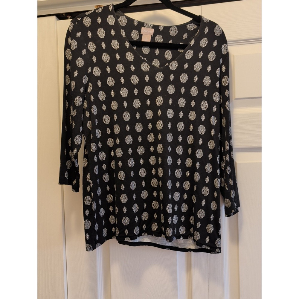 Chico's Women Easywear Medallion V-Neck 3/4 Sleeve Blouse Black White Size 2 L